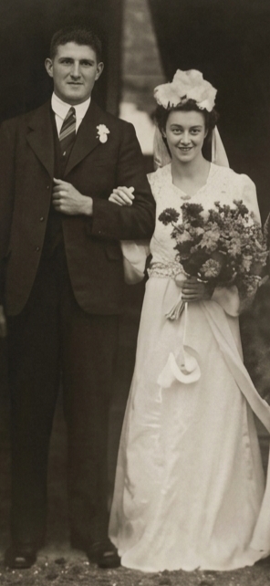Wedding portrait of Frederick George Thomas Denny and Renée Olga Walker, 19 October 1946